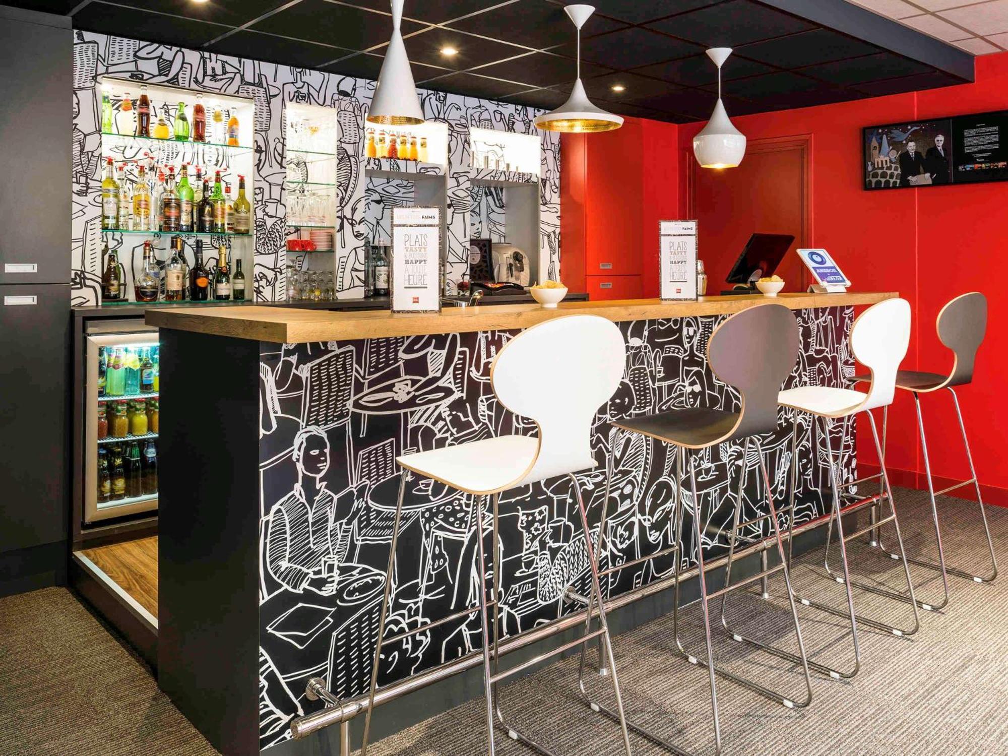 Отель Ibis Paris Pont De Suresnes Longchamp Экстерьер фото