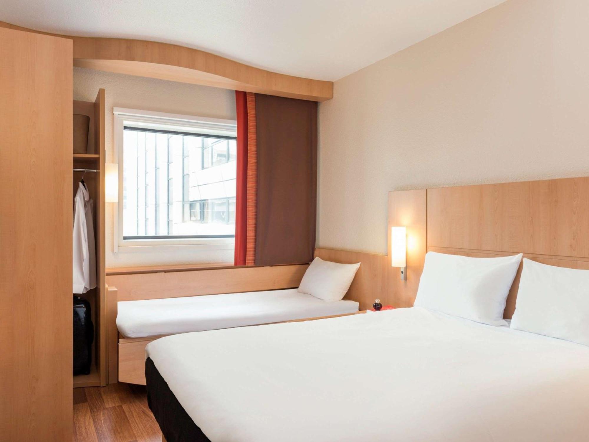 Отель Ibis Paris Pont De Suresnes Longchamp Экстерьер фото