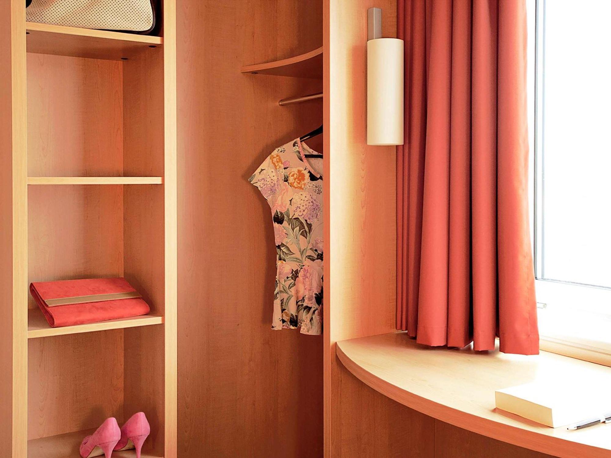 Отель Ibis Paris Pont De Suresnes Longchamp Экстерьер фото