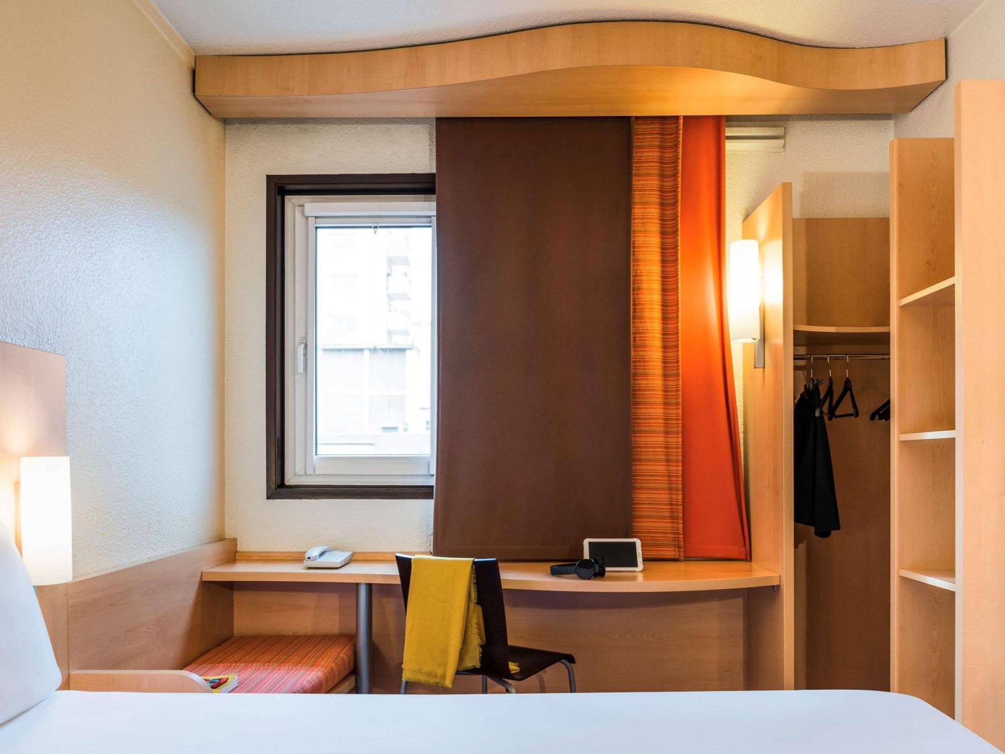 Отель Ibis Paris Pont De Suresnes Longchamp Экстерьер фото