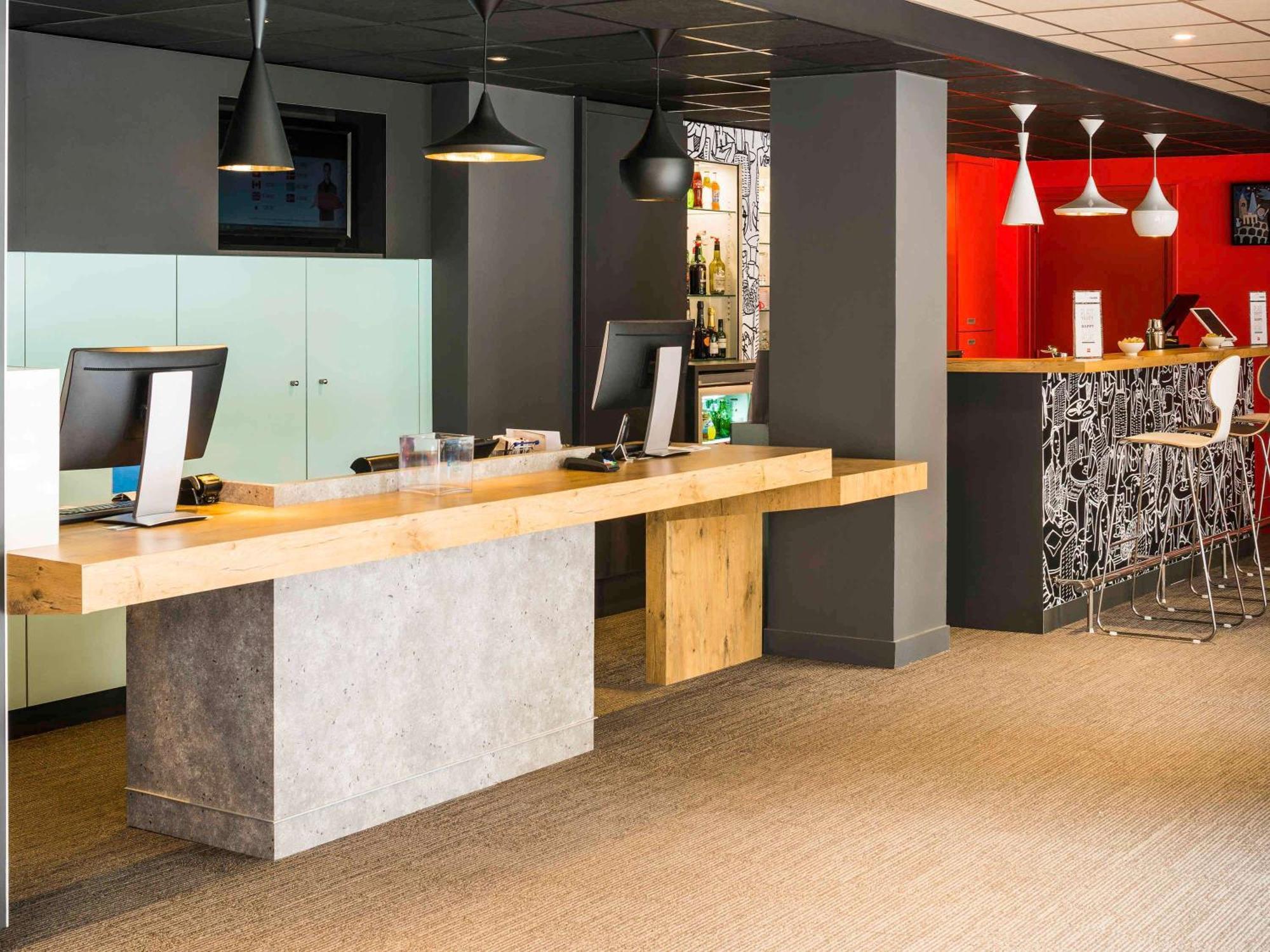 Отель Ibis Paris Pont De Suresnes Longchamp Экстерьер фото