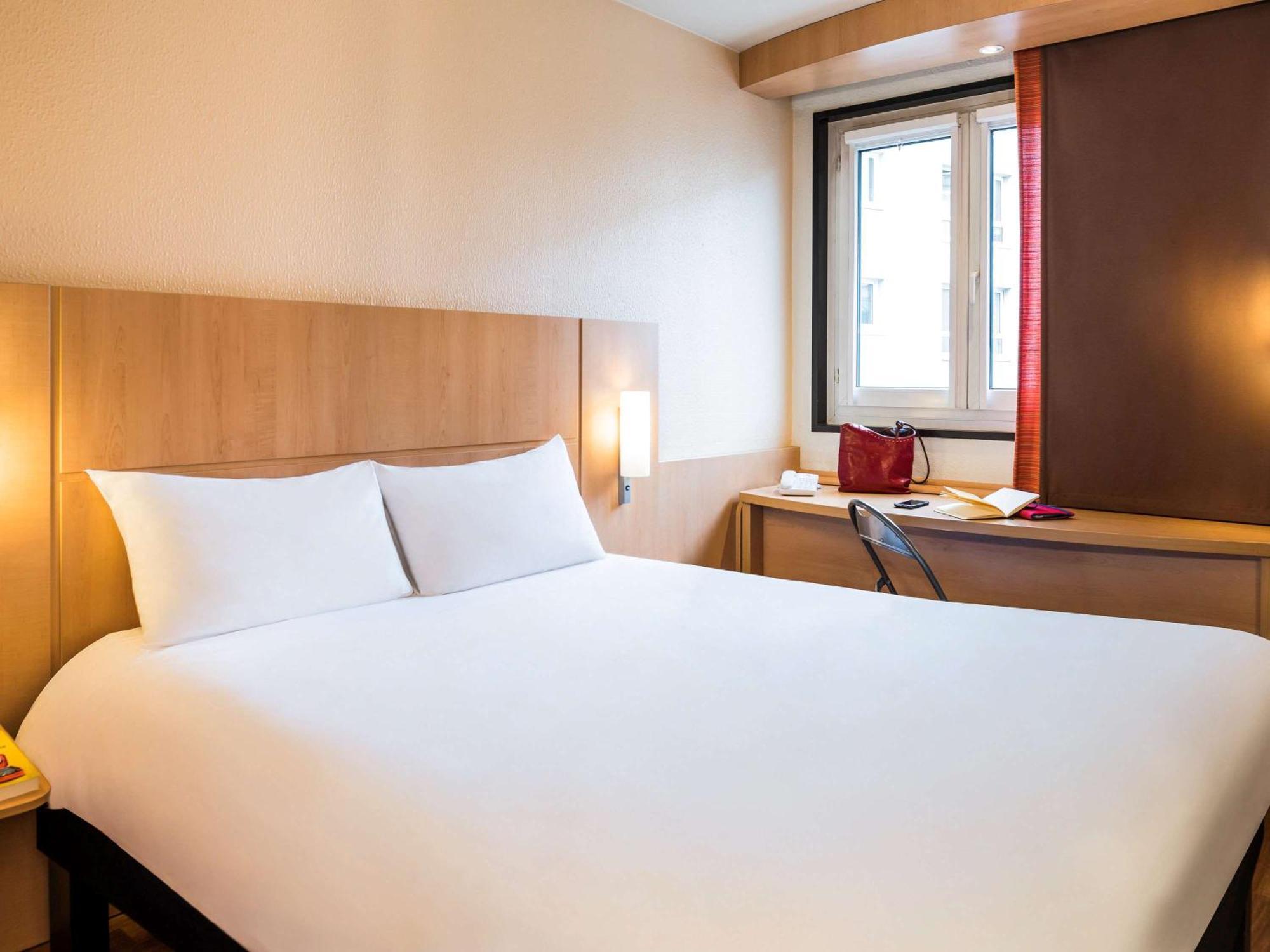 Отель Ibis Paris Pont De Suresnes Longchamp Экстерьер фото