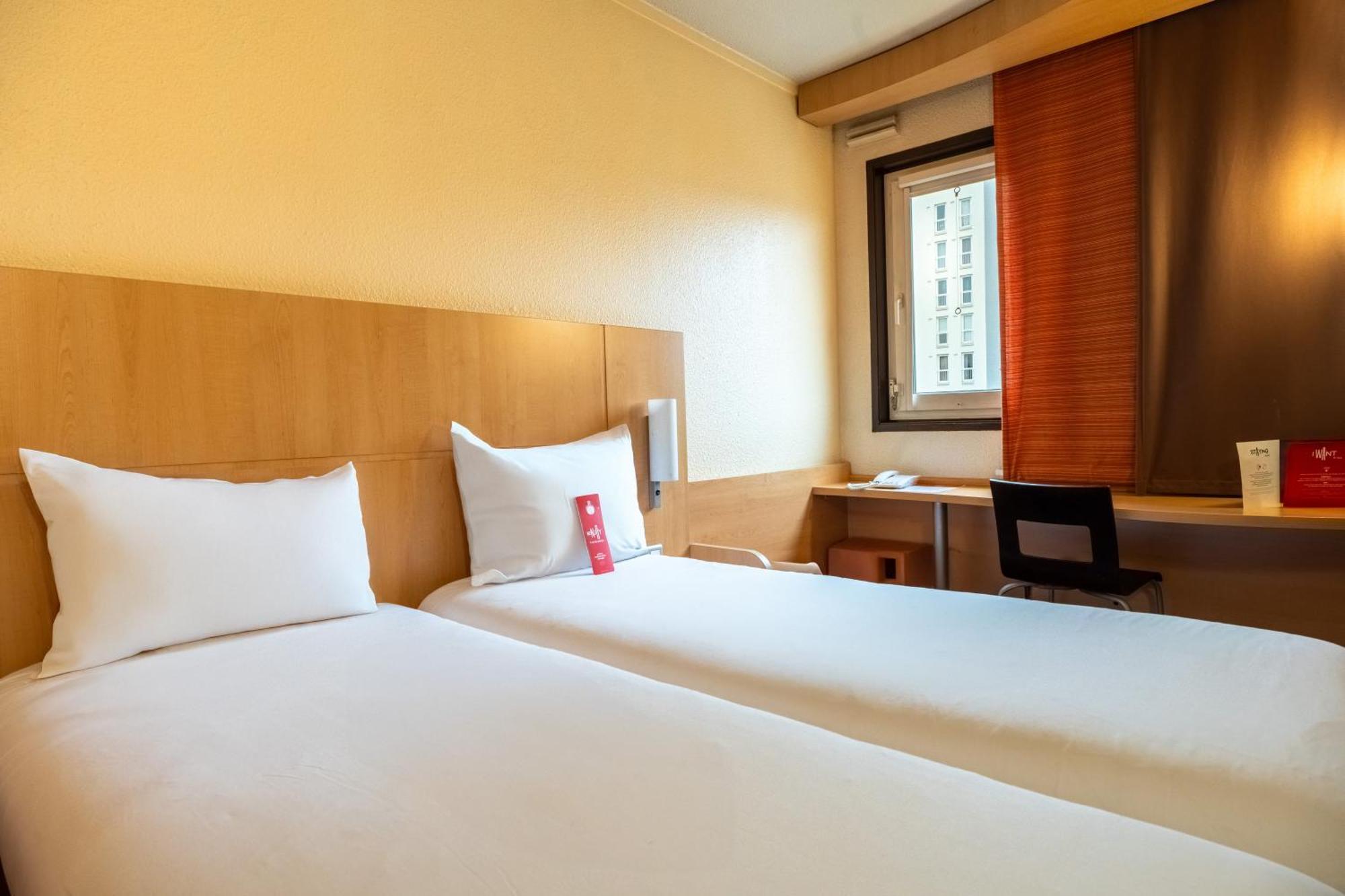 Отель Ibis Paris Pont De Suresnes Longchamp Экстерьер фото