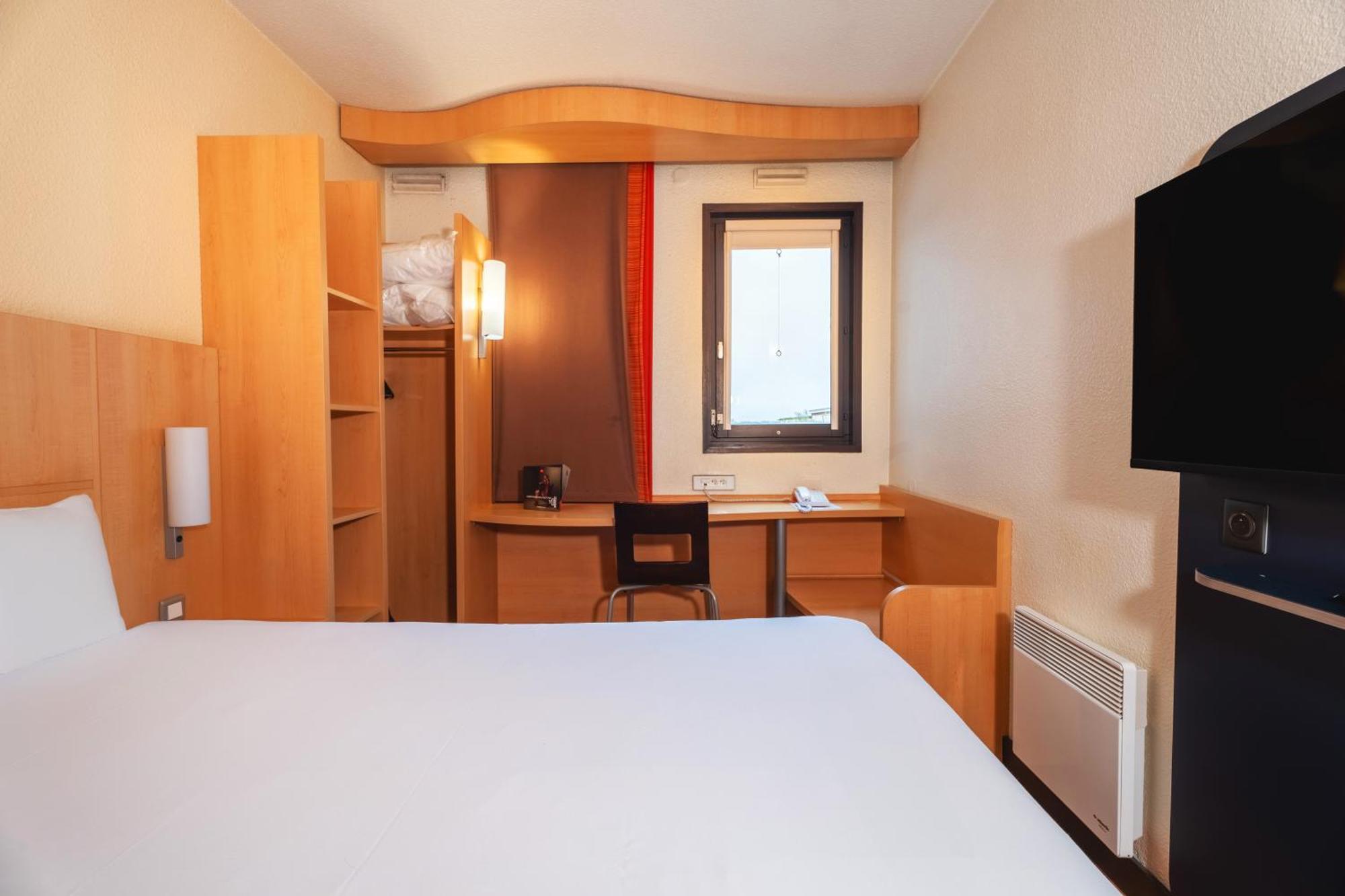 Отель Ibis Paris Pont De Suresnes Longchamp Экстерьер фото