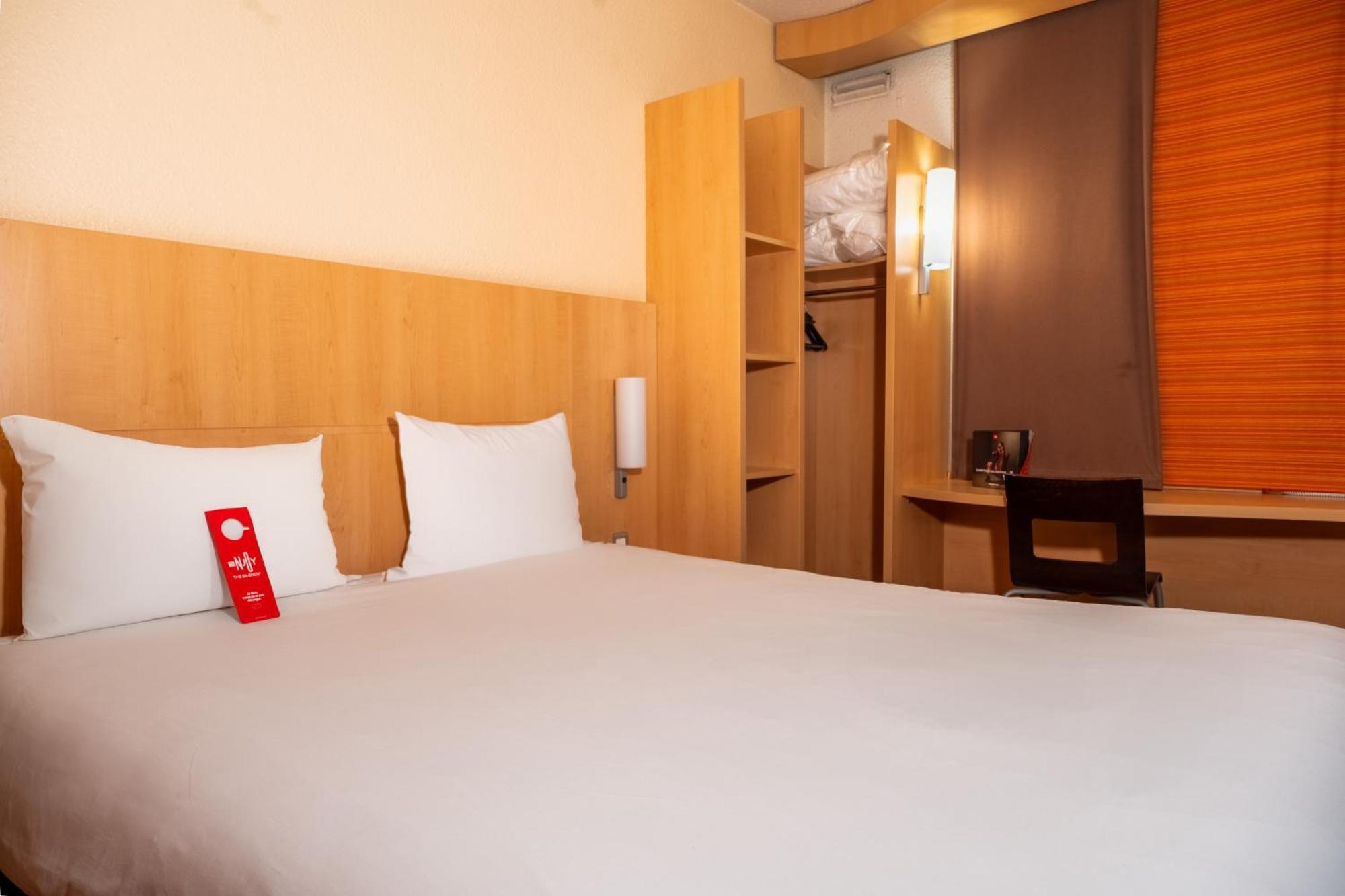 Отель Ibis Paris Pont De Suresnes Longchamp Экстерьер фото