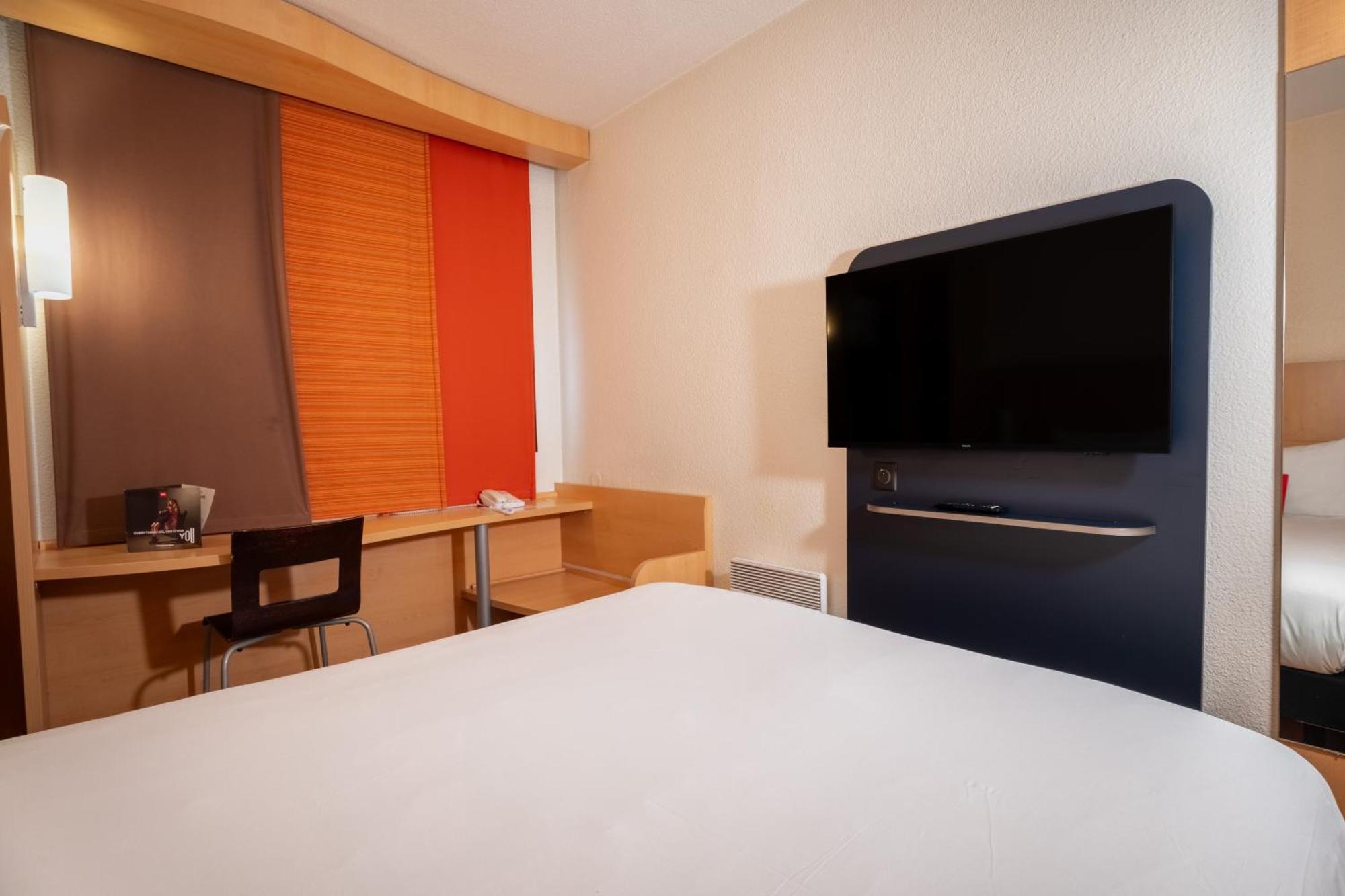 Отель Ibis Paris Pont De Suresnes Longchamp Экстерьер фото
