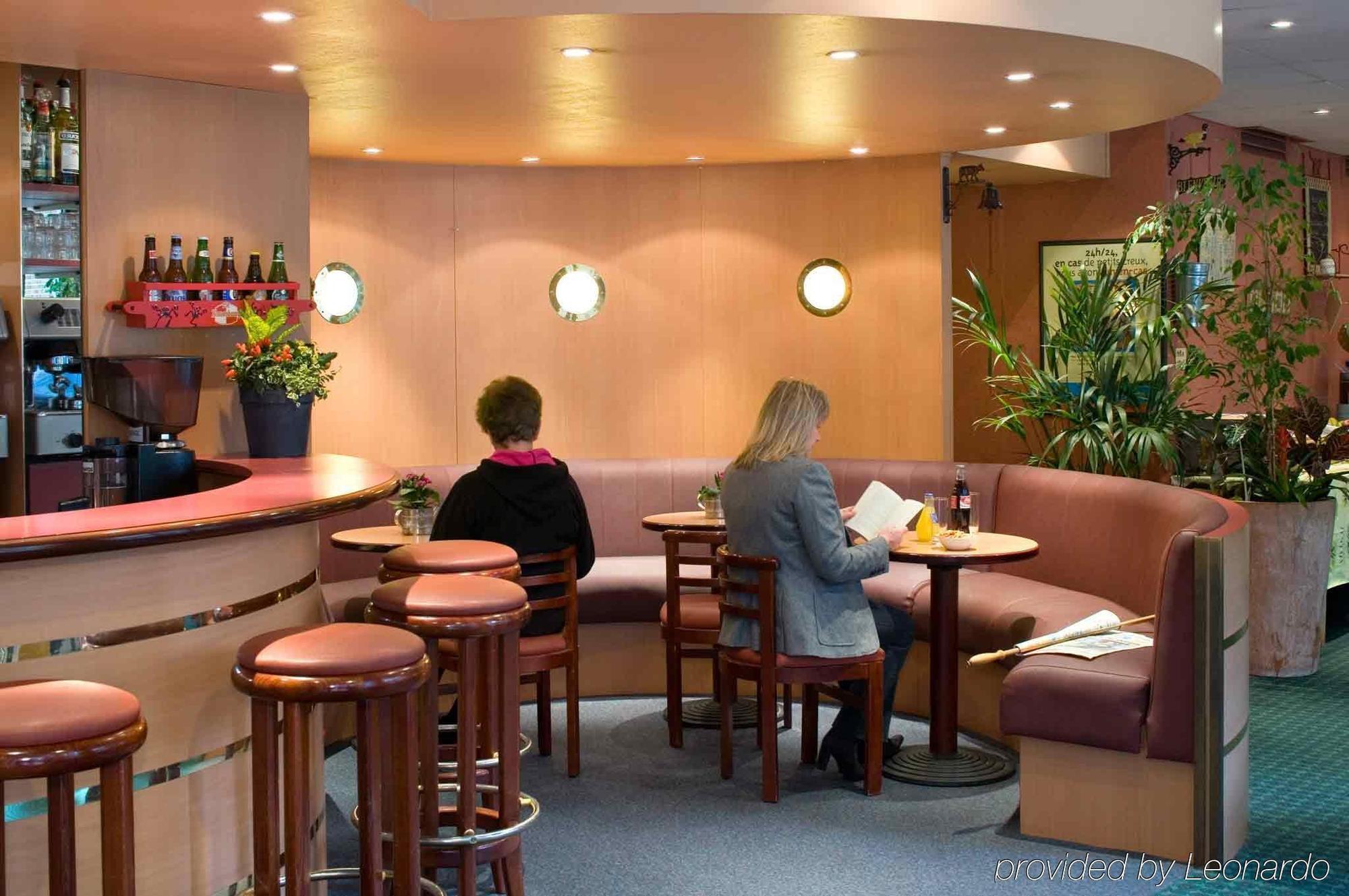 Отель Ibis Paris Pont De Suresnes Longchamp Ресторан фото